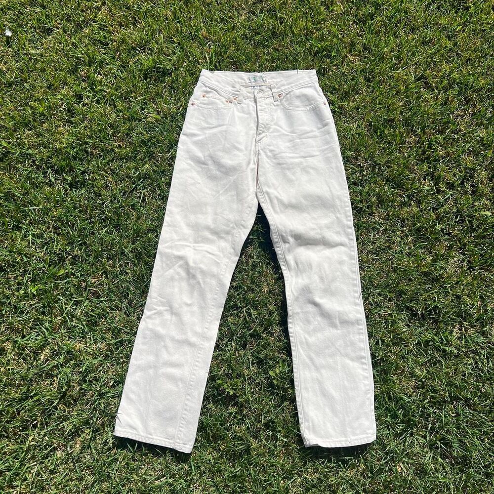 Guess women’s jeans white 90s womens size 28 30